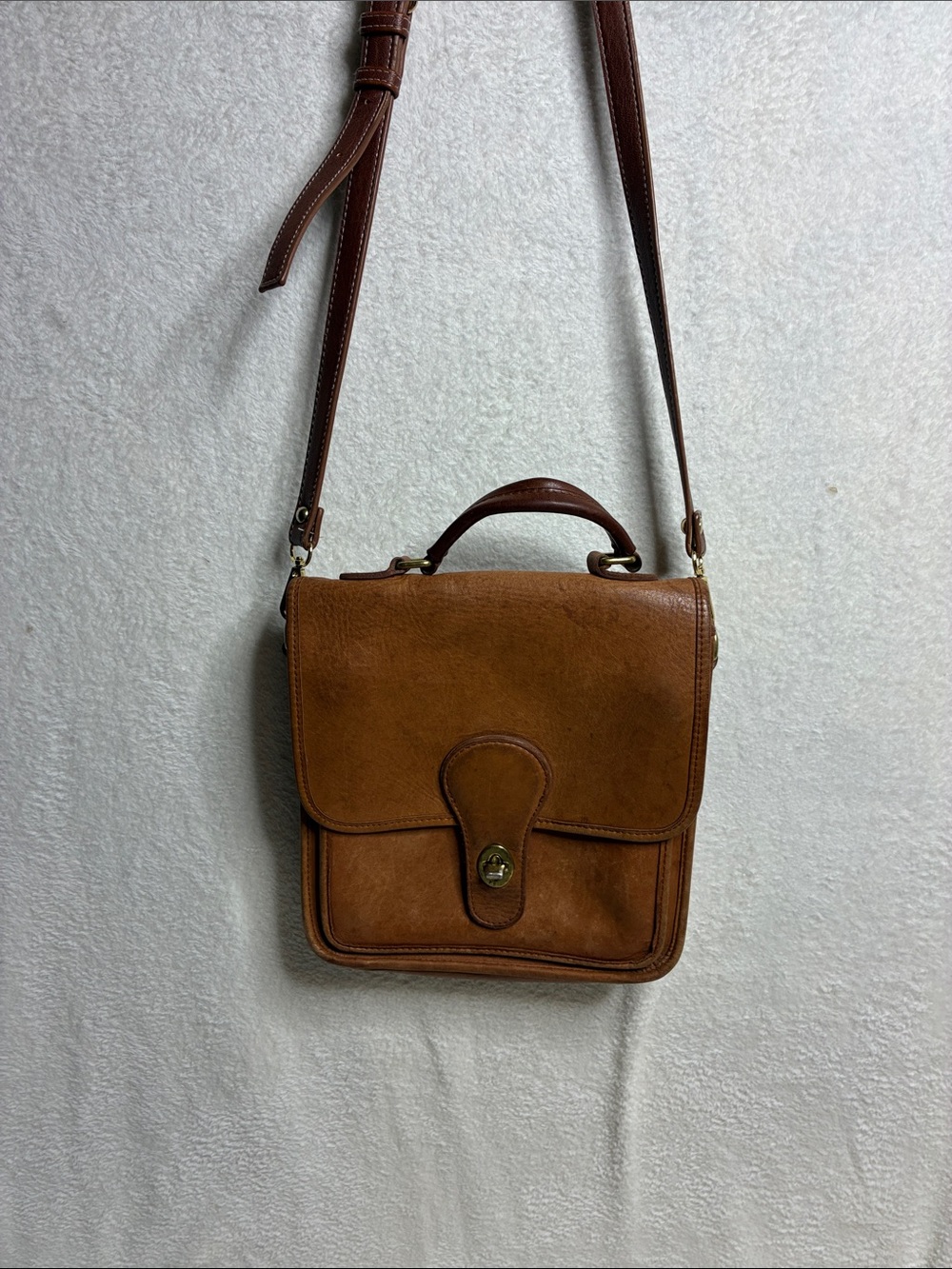 Woman’s Tan Leather Messenger Bag with Top Handle